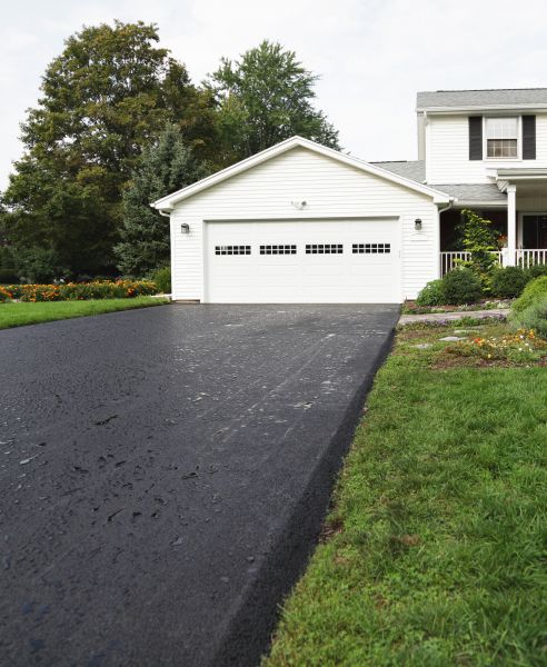 Cost of Blacktop Driveway Paving in Magnolia