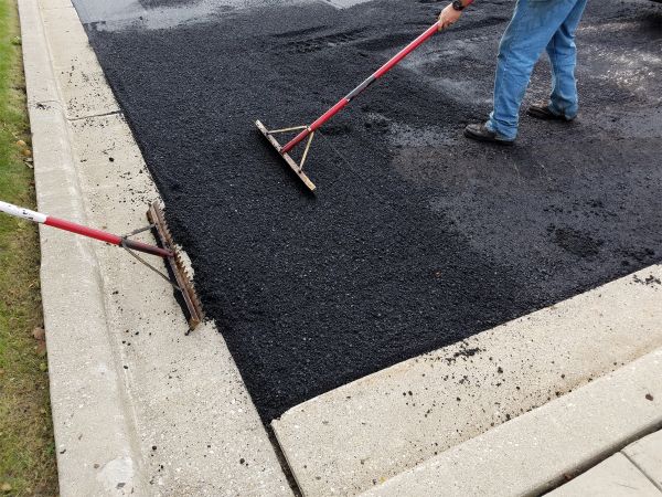 Cost of Asphalt Driveway Service in Magnolia